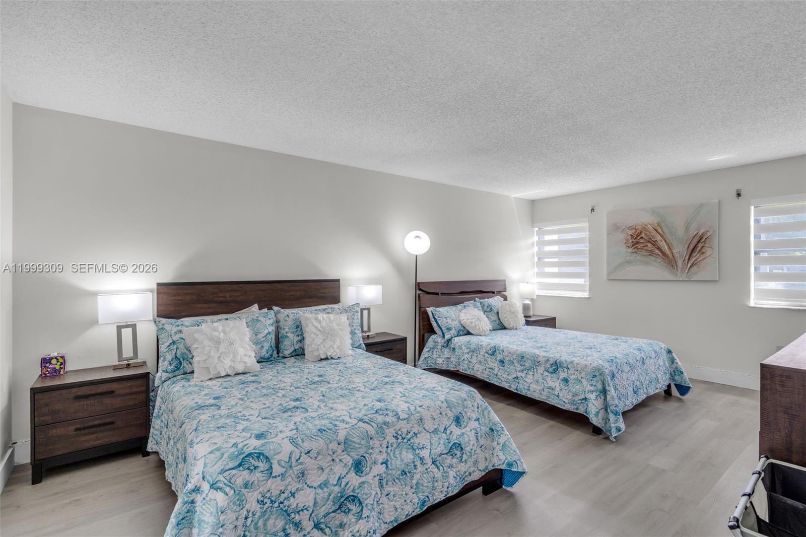 SUMMIT CONDO - Residential