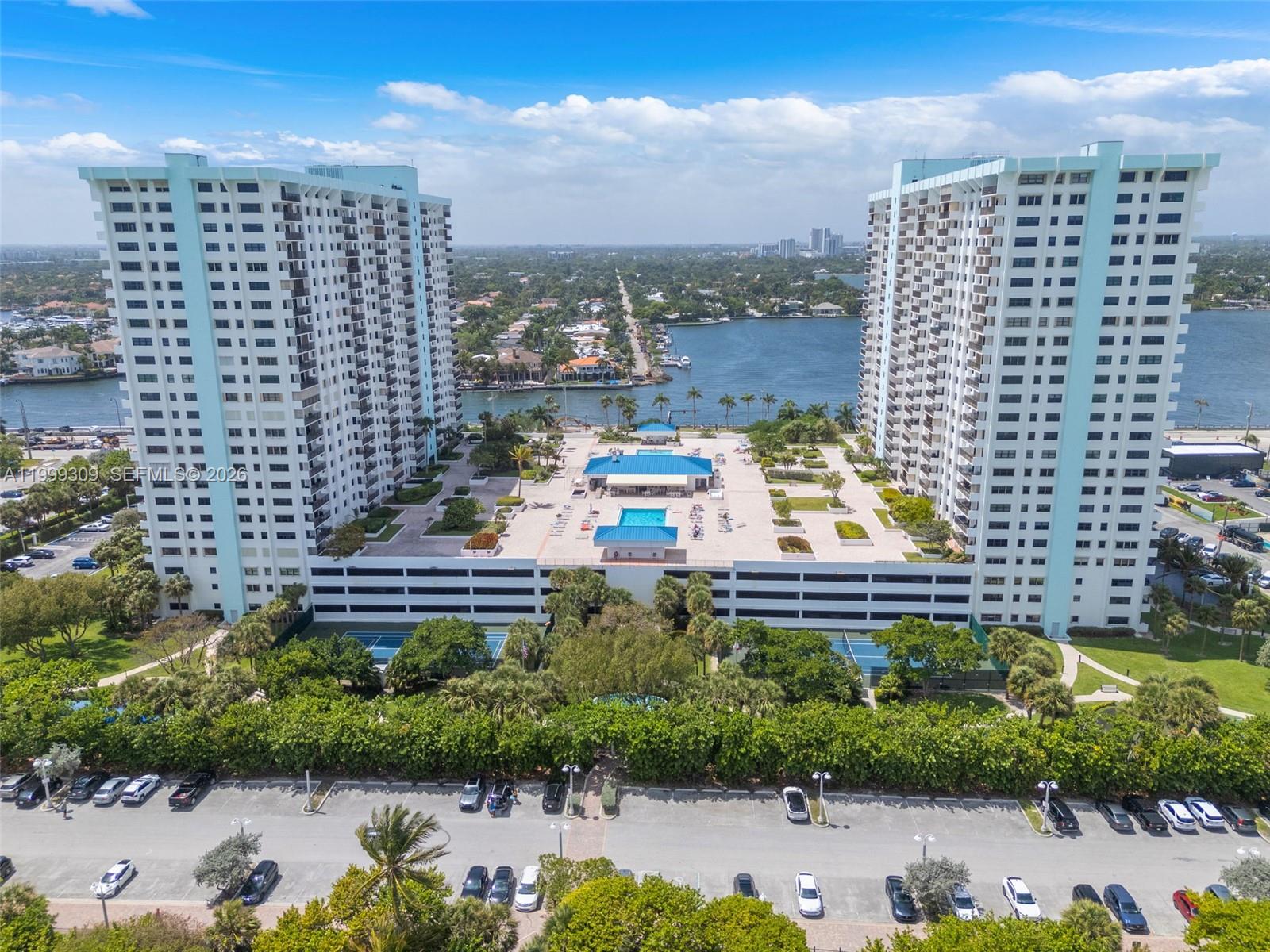 SUMMIT CONDO - Residential