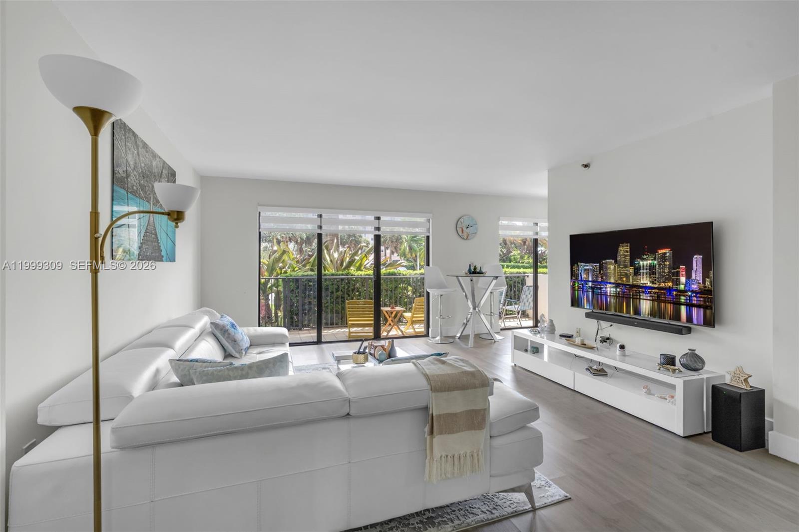 SUMMIT CONDO - Residential