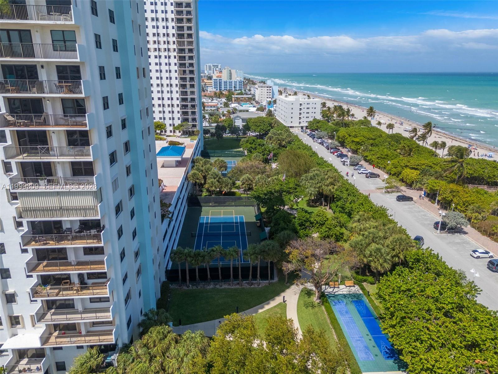 SUMMIT CONDO - Residential