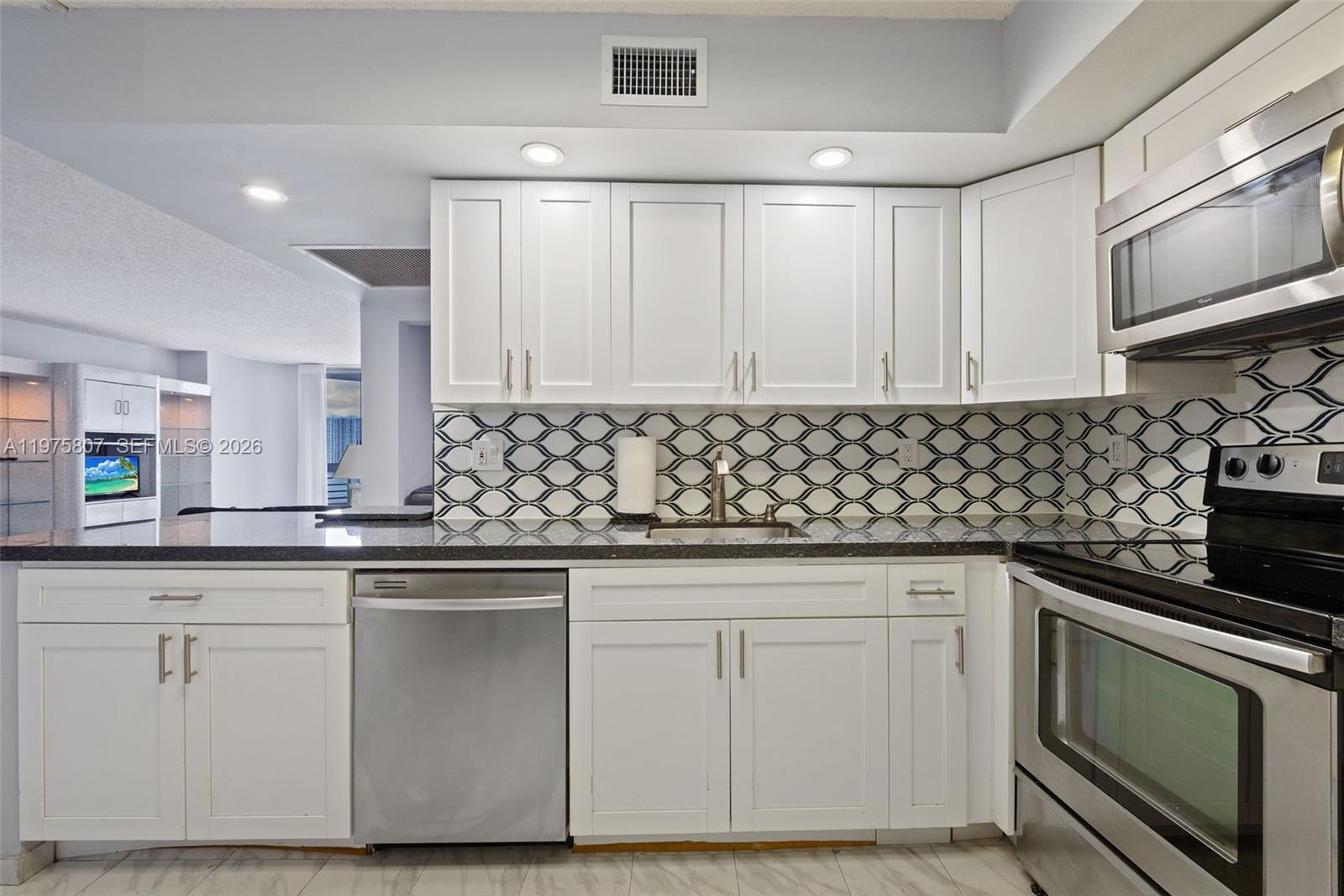 MYSTIC POINTE CONDO NO TH - Residential