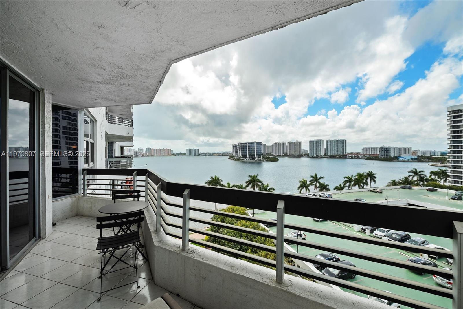 MYSTIC POINTE CONDO NO TH - Residential