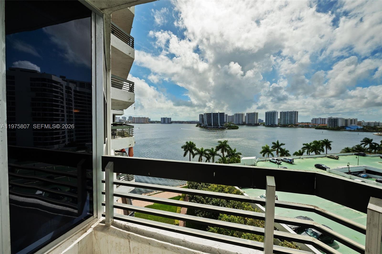 MYSTIC POINTE CONDO NO TH - Residential