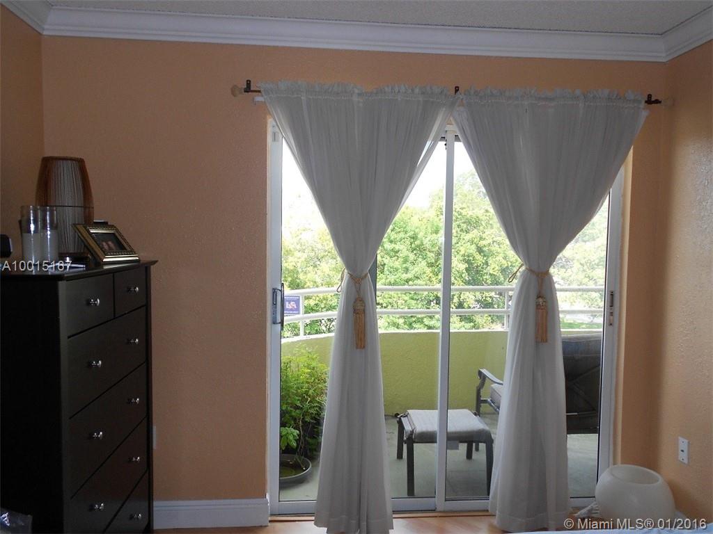 Palm Cove Condo - Residential Lease