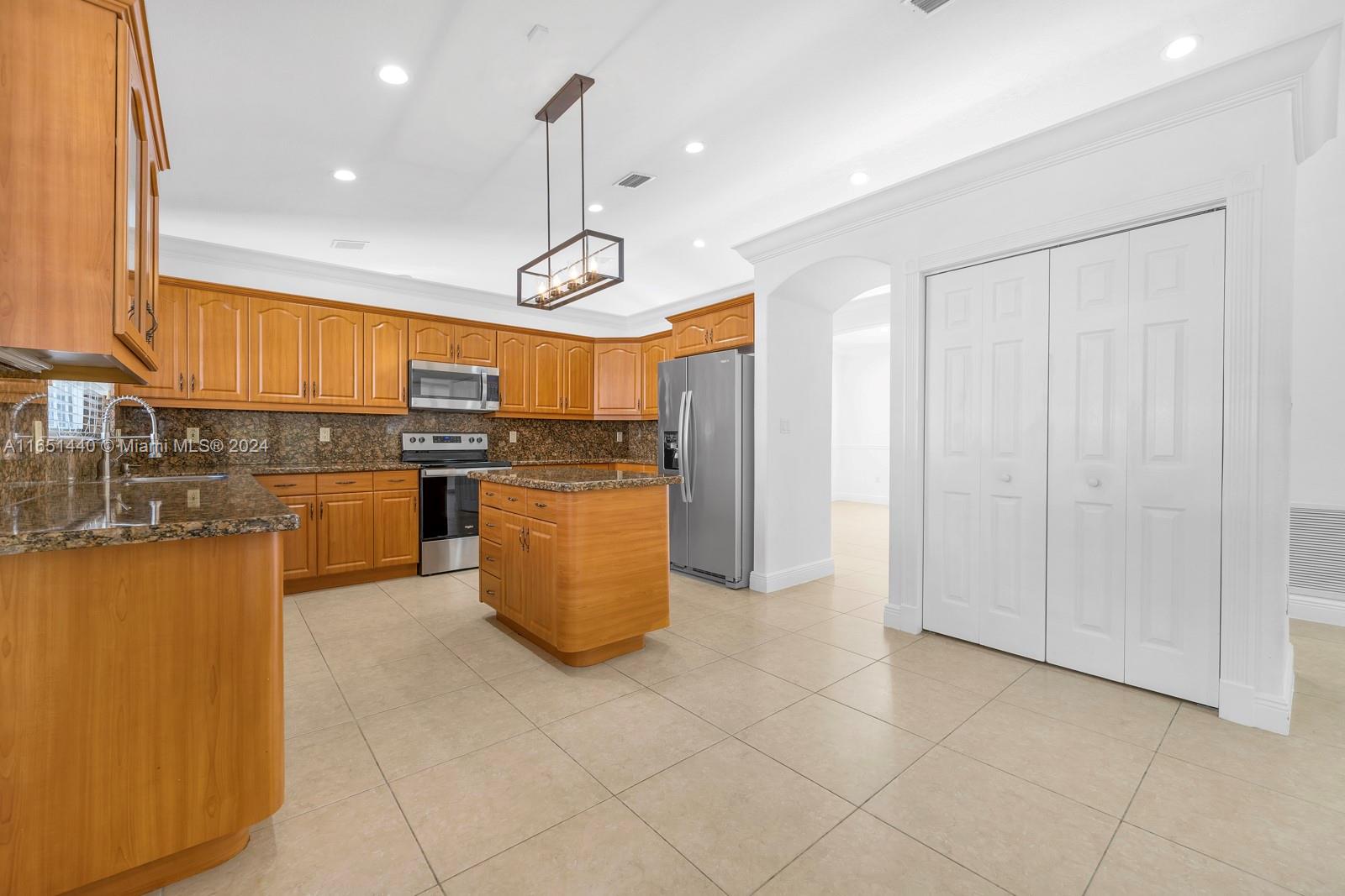 MIGDALIA SUB - Residential Lease