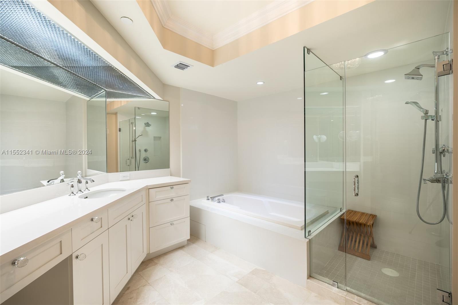 BAL HARBOUR TOWER CONDO - Residential