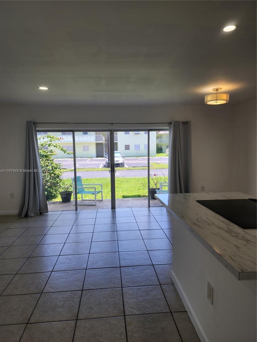 VILLAGE AT DADELAND CONDO - Residential Lease