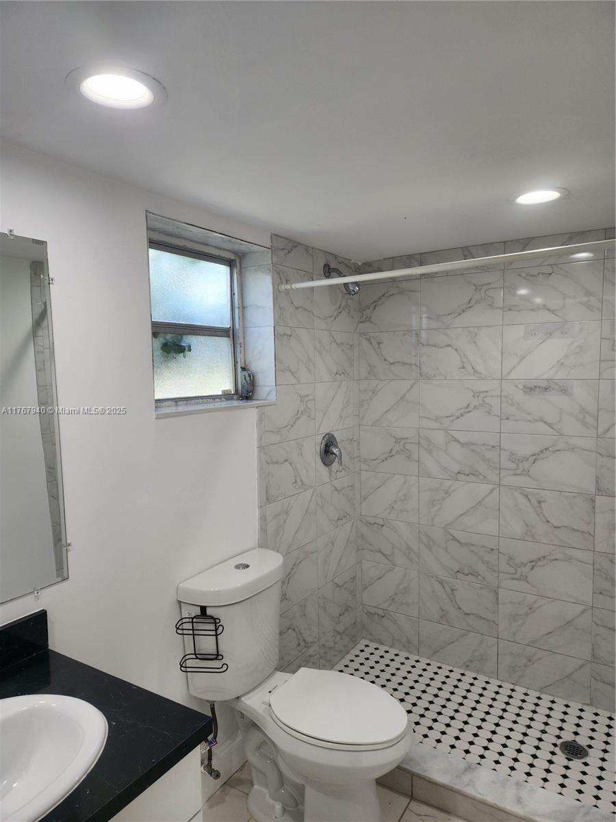 VILLAGE AT DADELAND CONDO - Residential Lease
