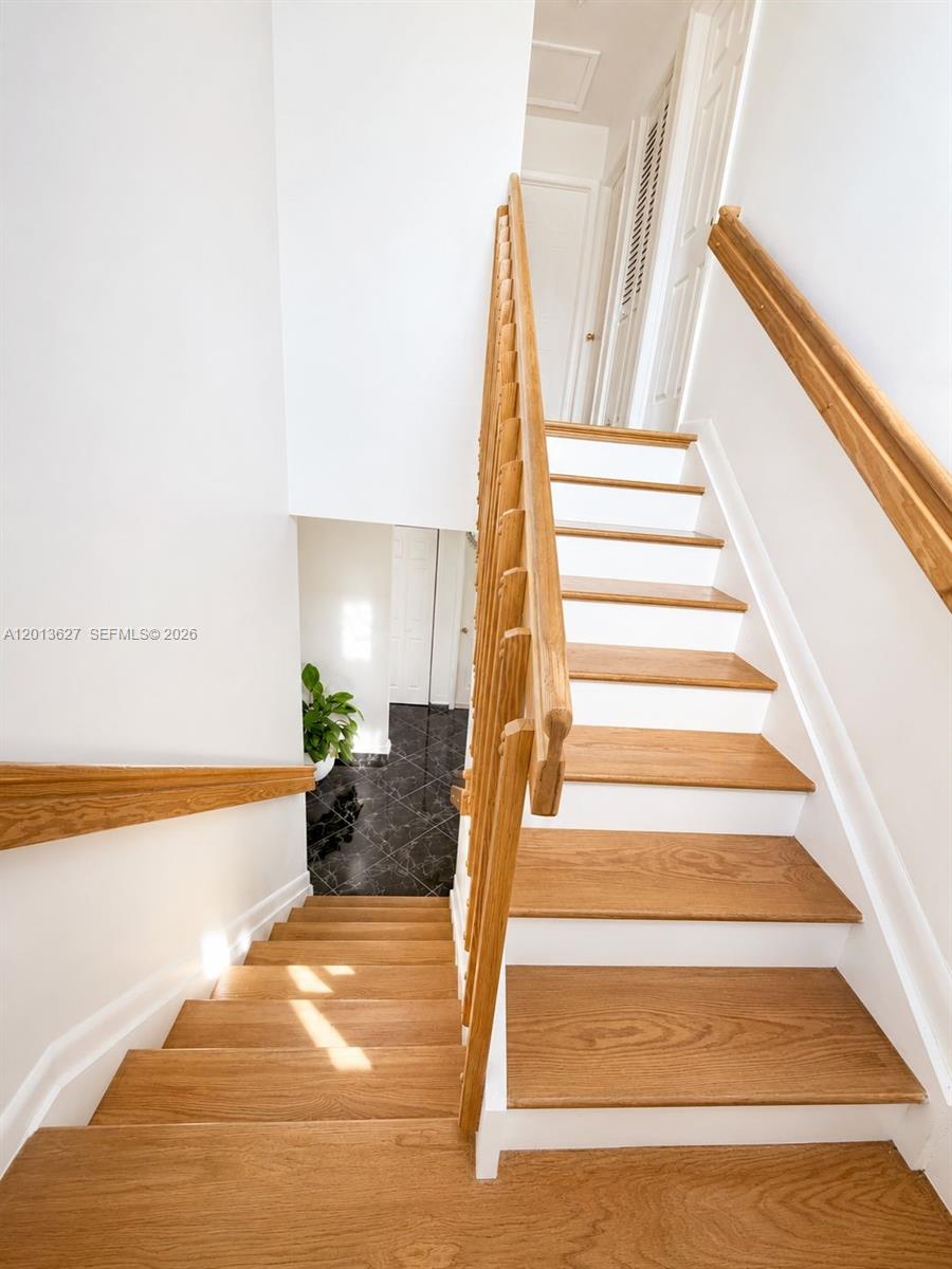 GREENWOOD VILLAS - Residential