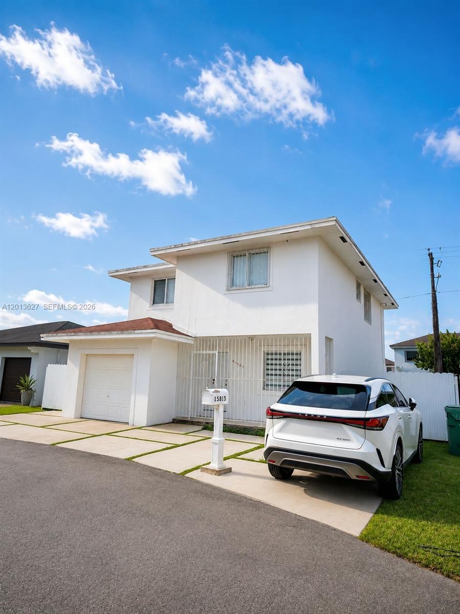 GREENWOOD VILLAS - Residential