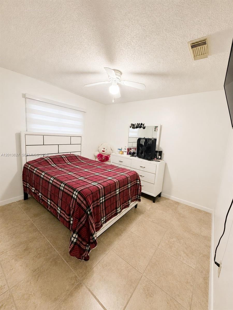 GREENWOOD VILLAS - Residential