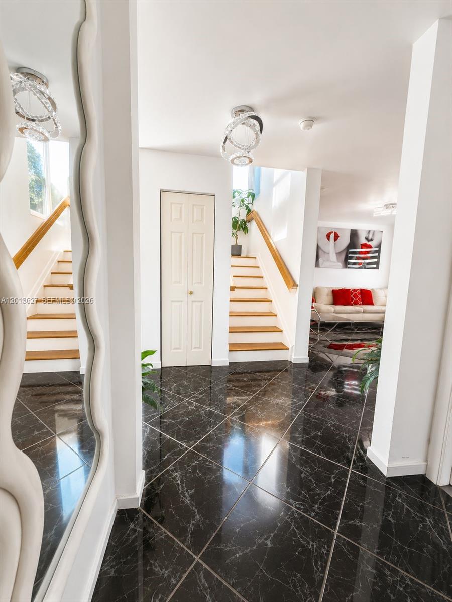GREENWOOD VILLAS - Residential