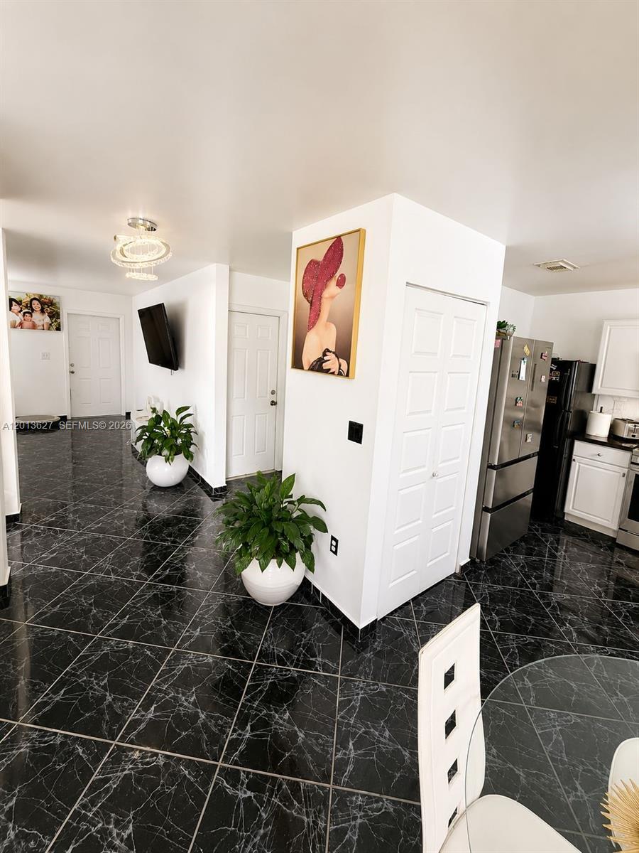 GREENWOOD VILLAS - Residential