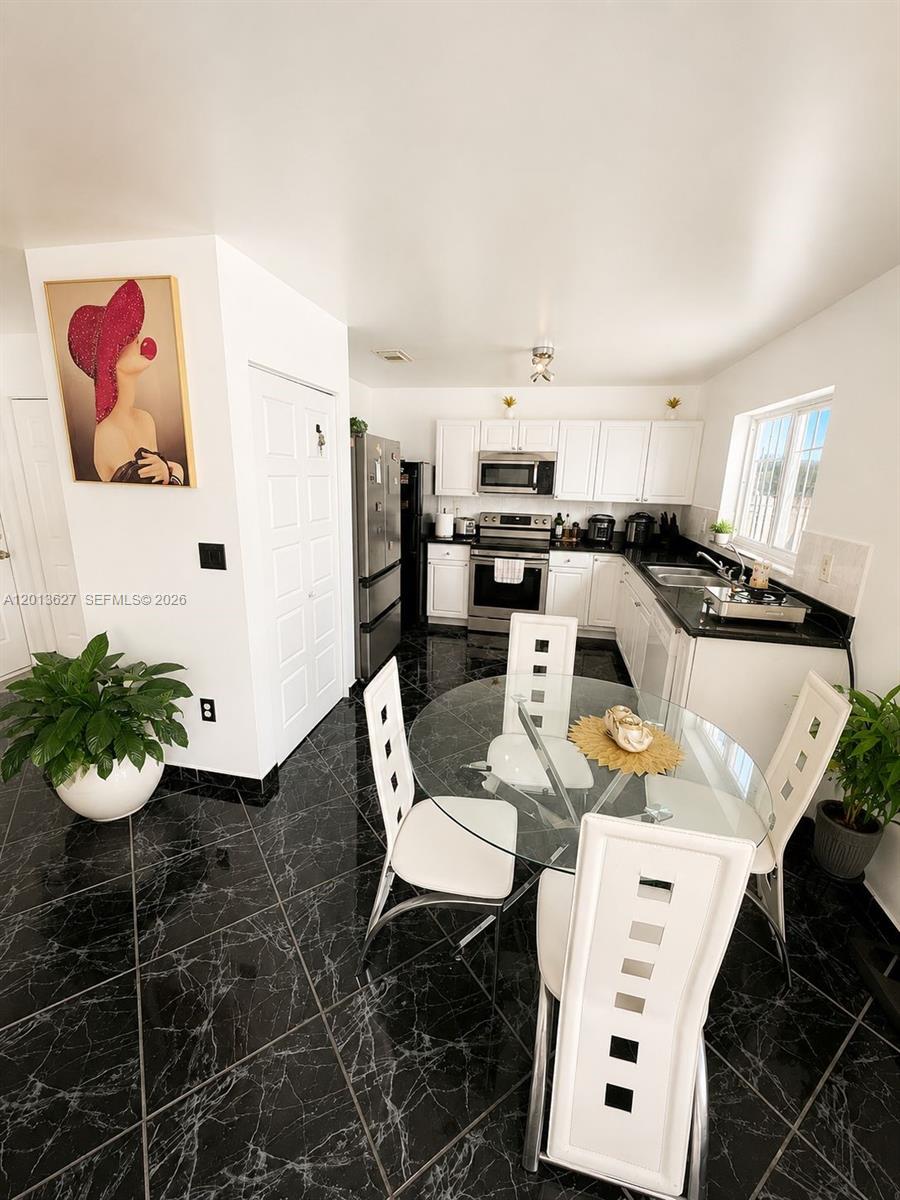 GREENWOOD VILLAS - Residential