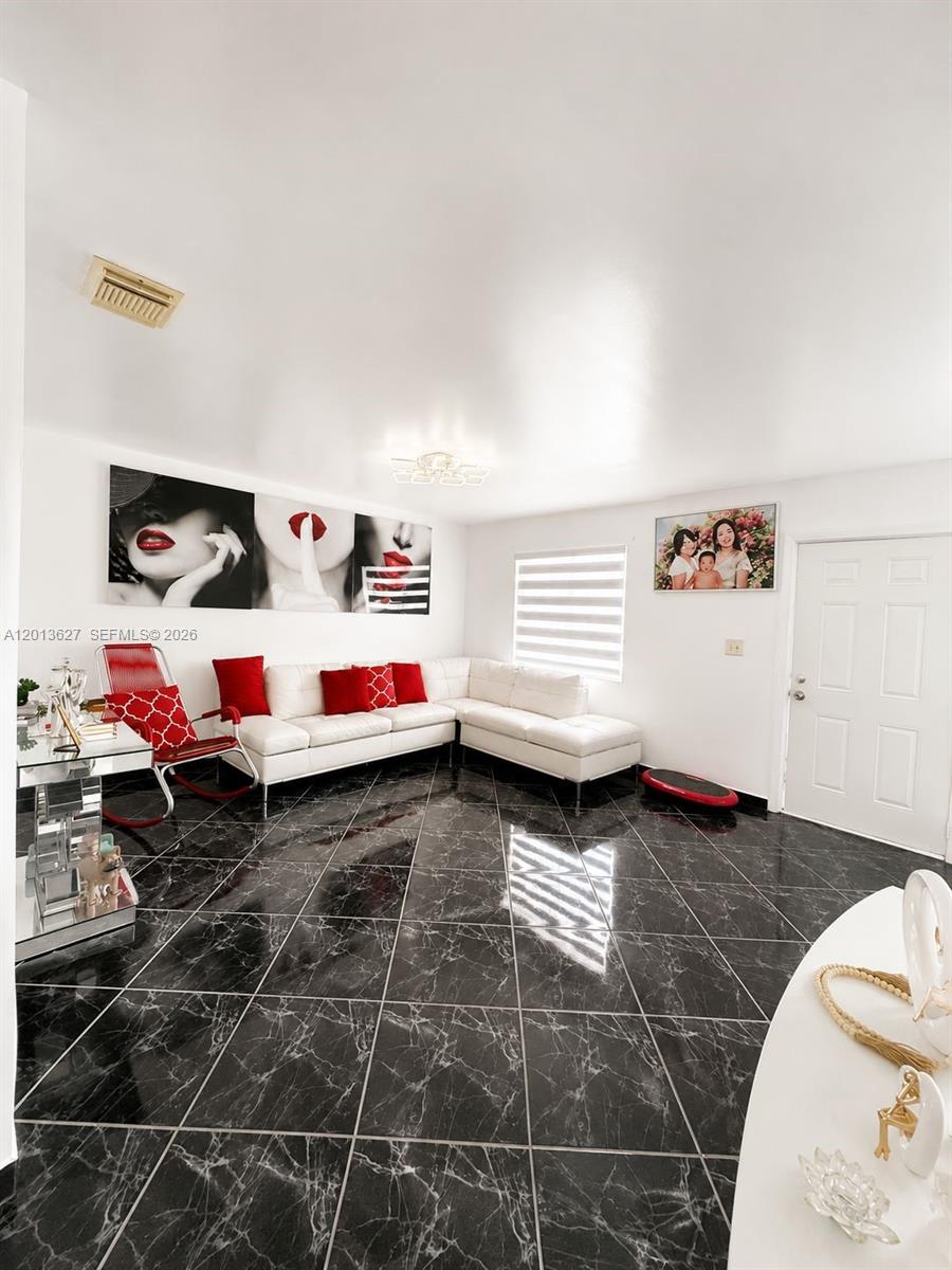 GREENWOOD VILLAS - Residential