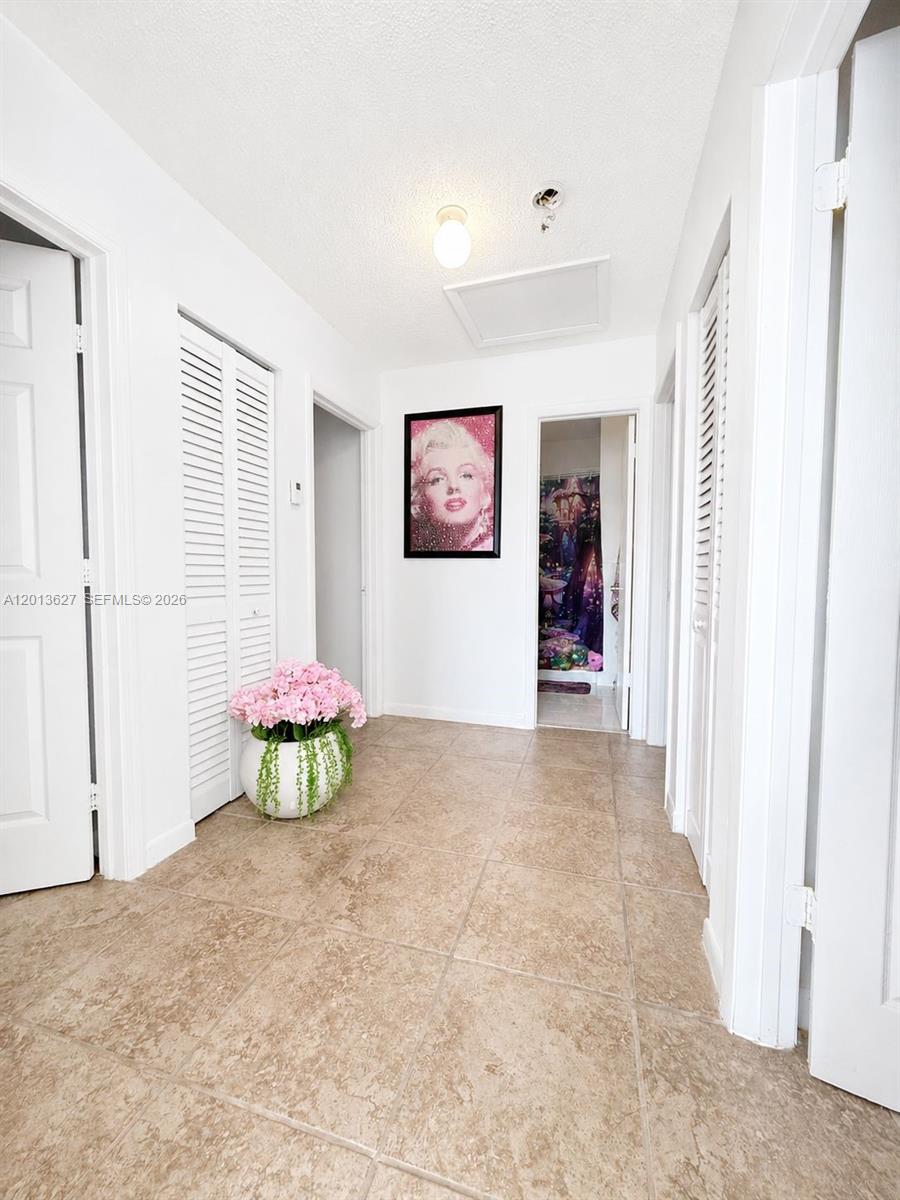 GREENWOOD VILLAS - Residential