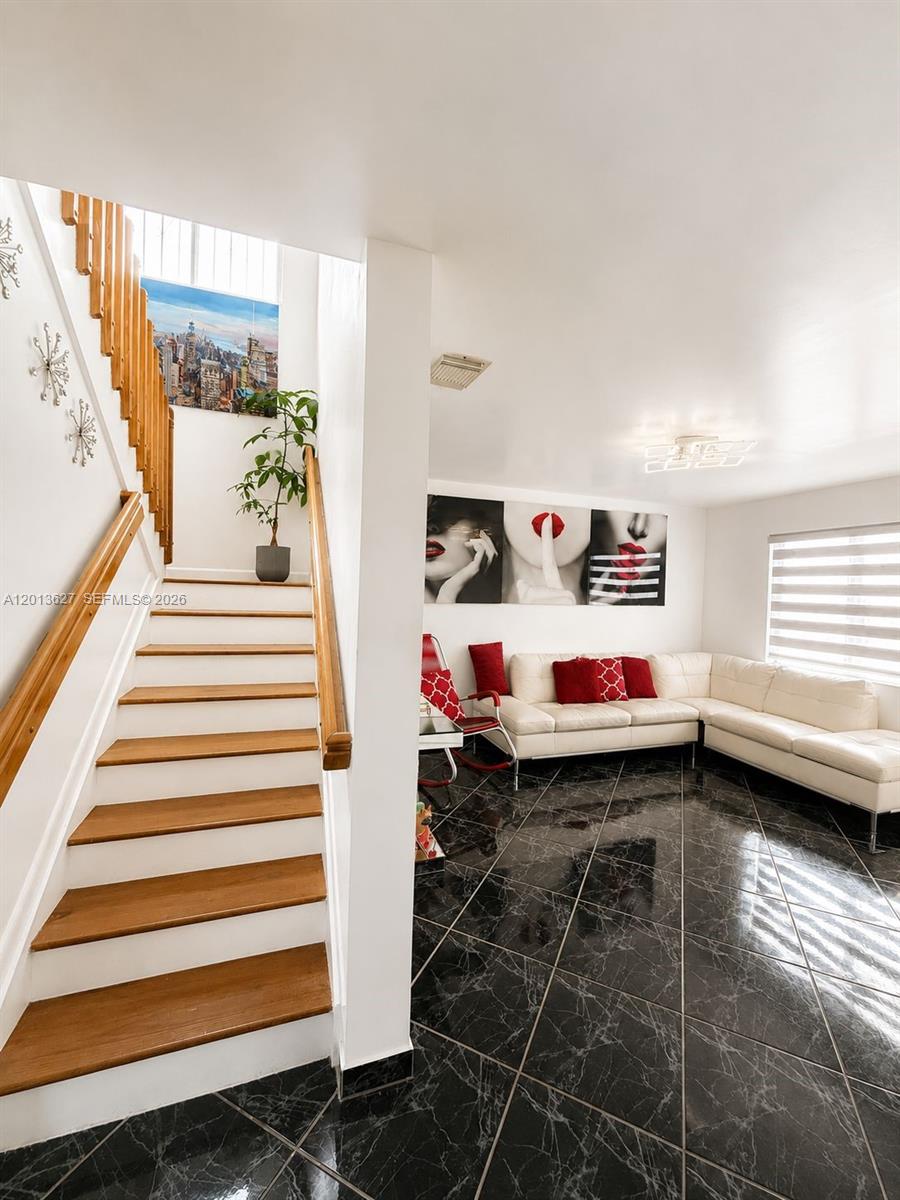 GREENWOOD VILLAS - Residential