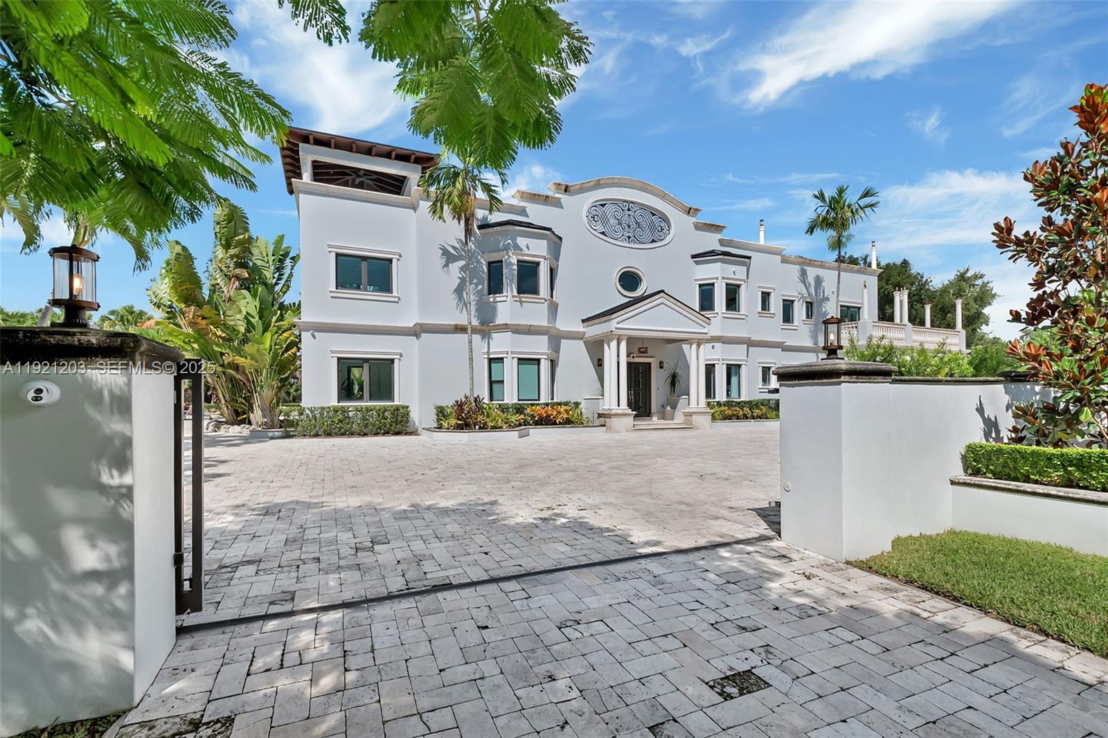 RADCLIFFE MANOR - Residential