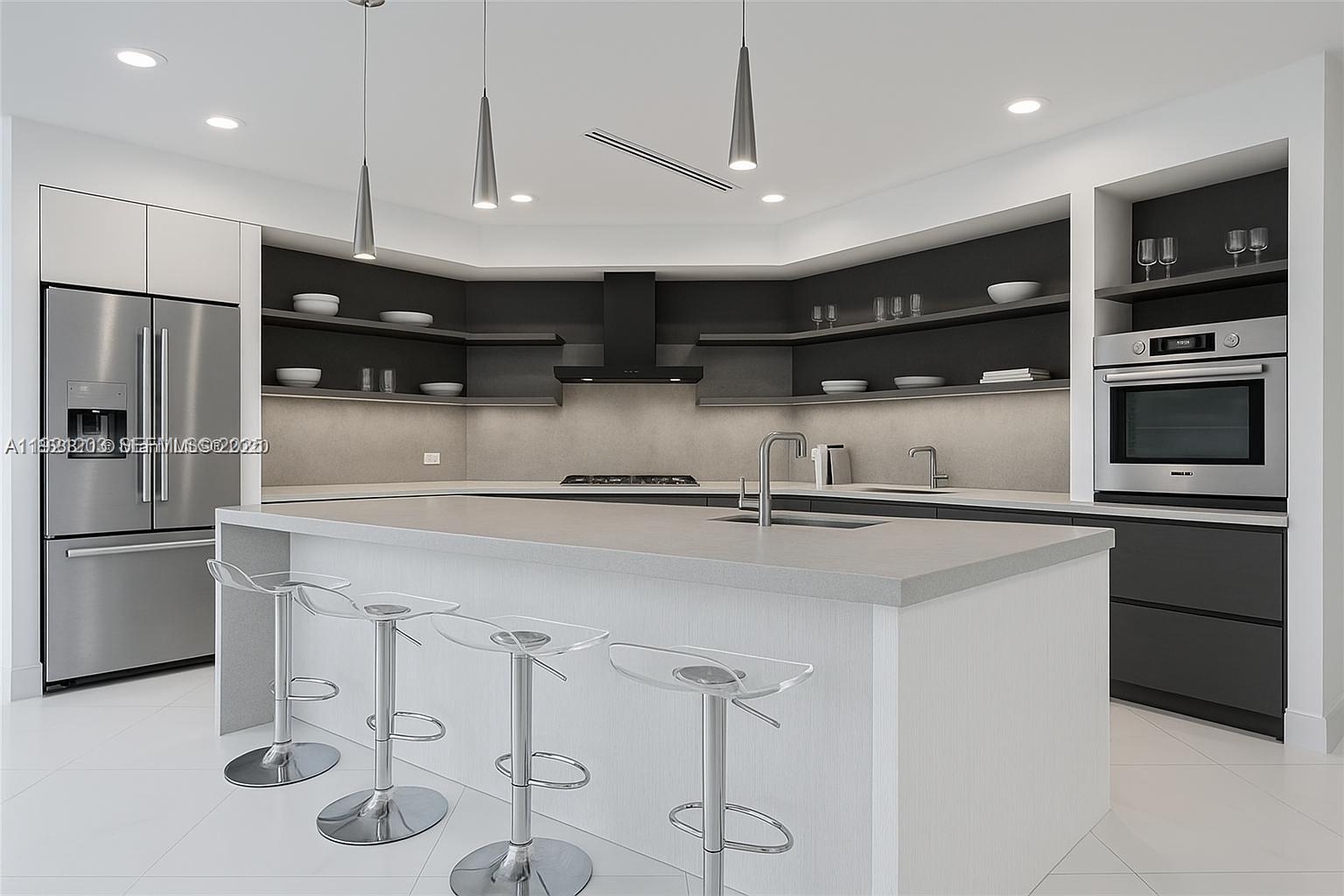 RADCLIFFE MANOR - Residential