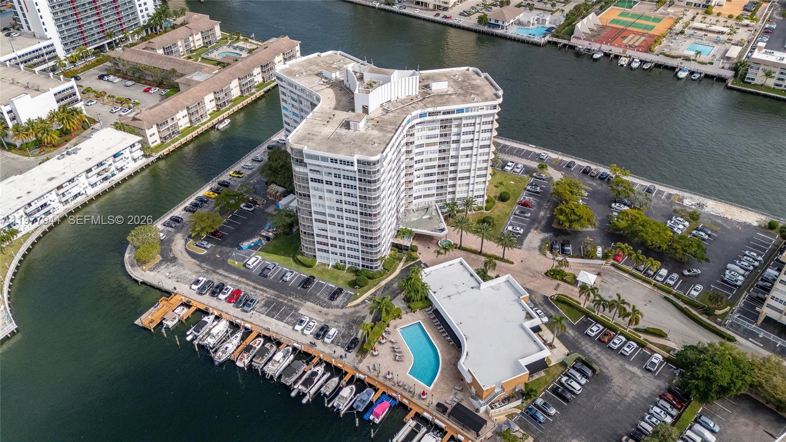 LAKE POINT TOWER CONDOMIN - Residential