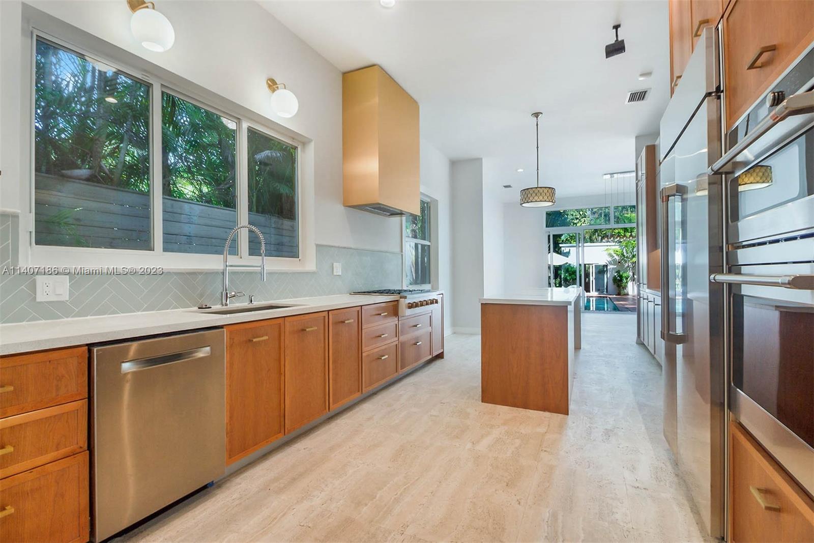 UTOPIA - Residential Lease