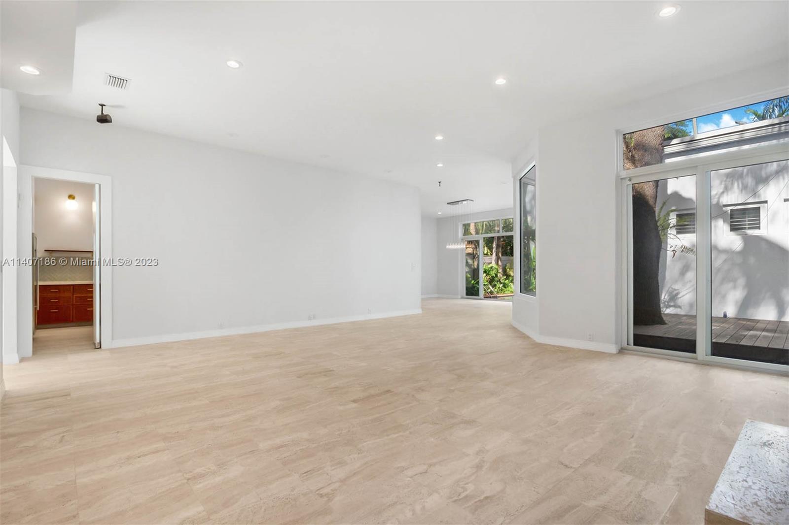 UTOPIA - Residential Lease