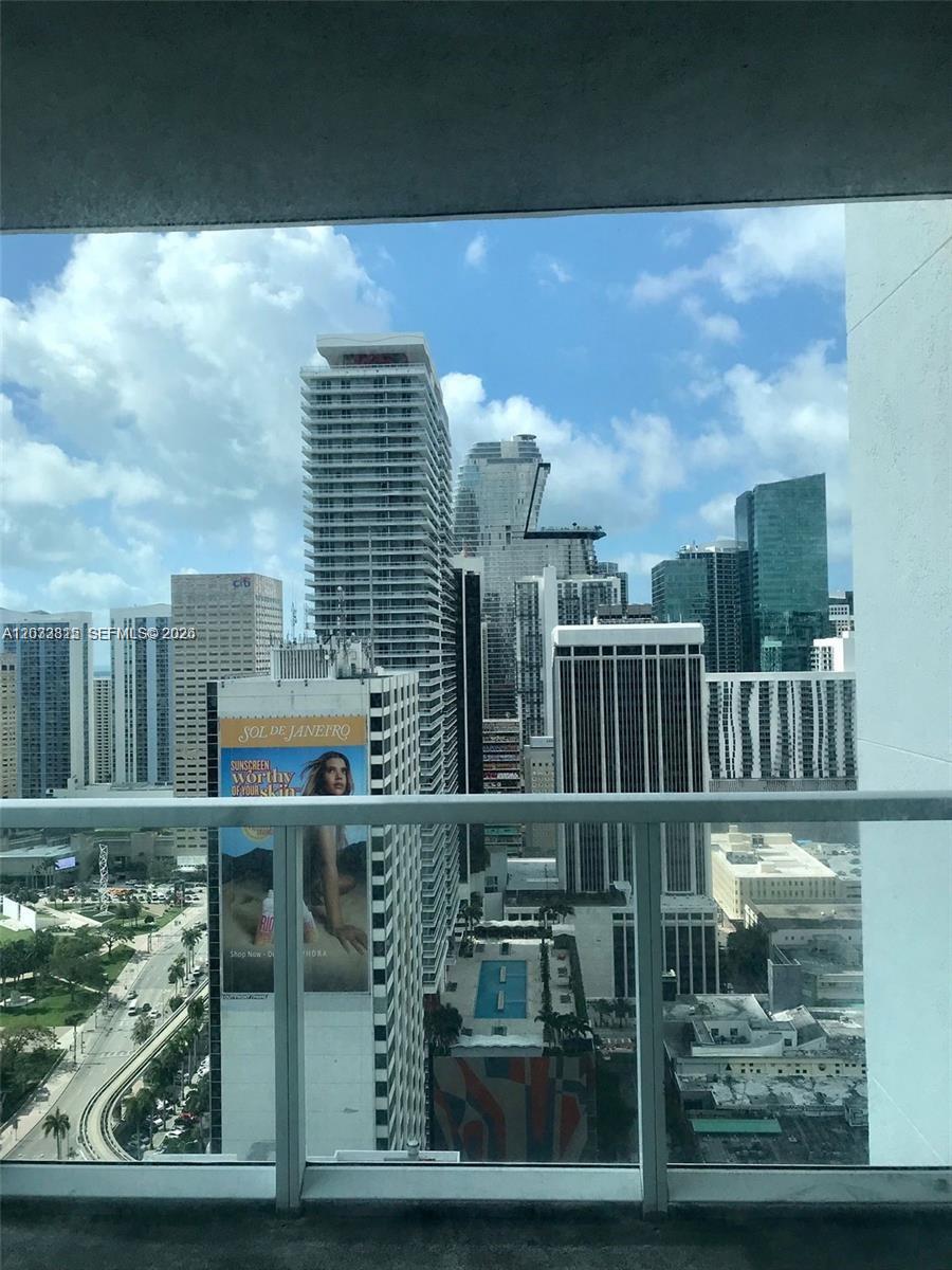 VIZCAYNE NORTH CONDO - Residential Lease