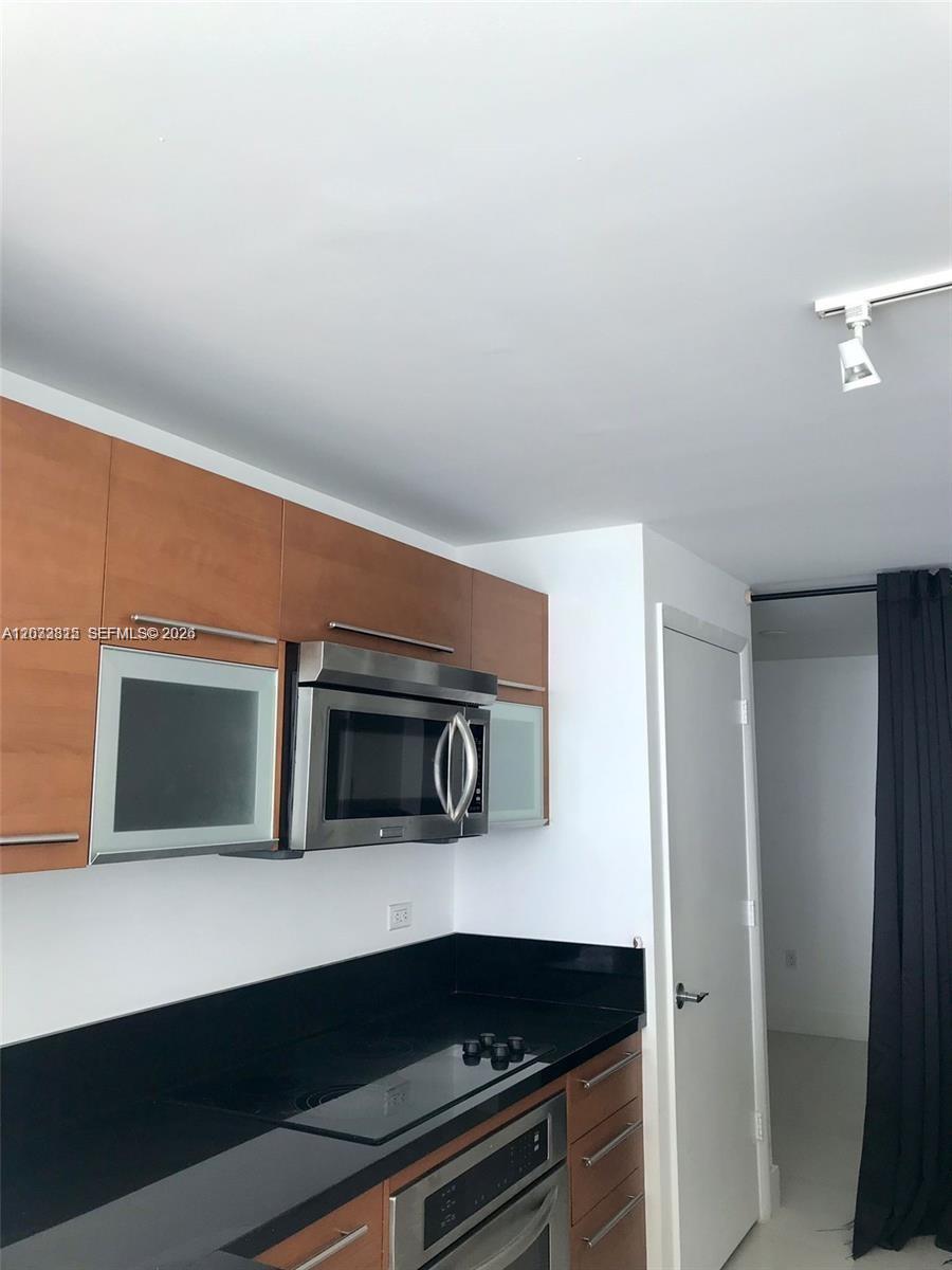 VIZCAYNE NORTH CONDO - Residential Lease