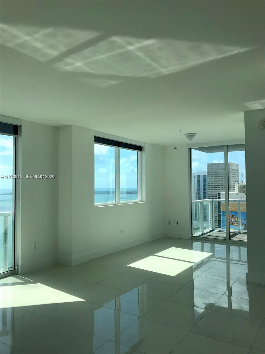 VIZCAYNE NORTH CONDO - Residential Lease