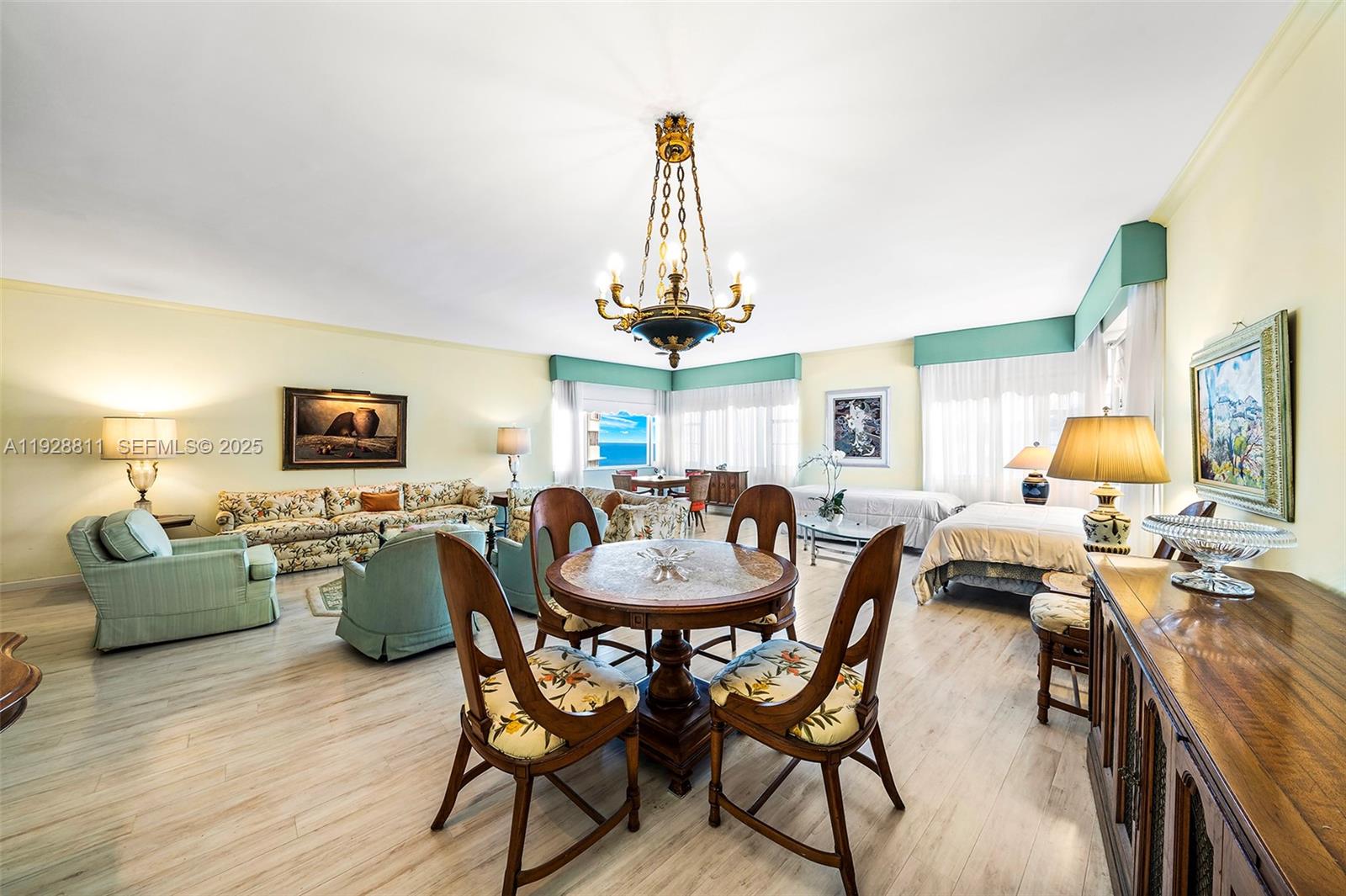 IMPERIAL HOUSE CONDO - Residential