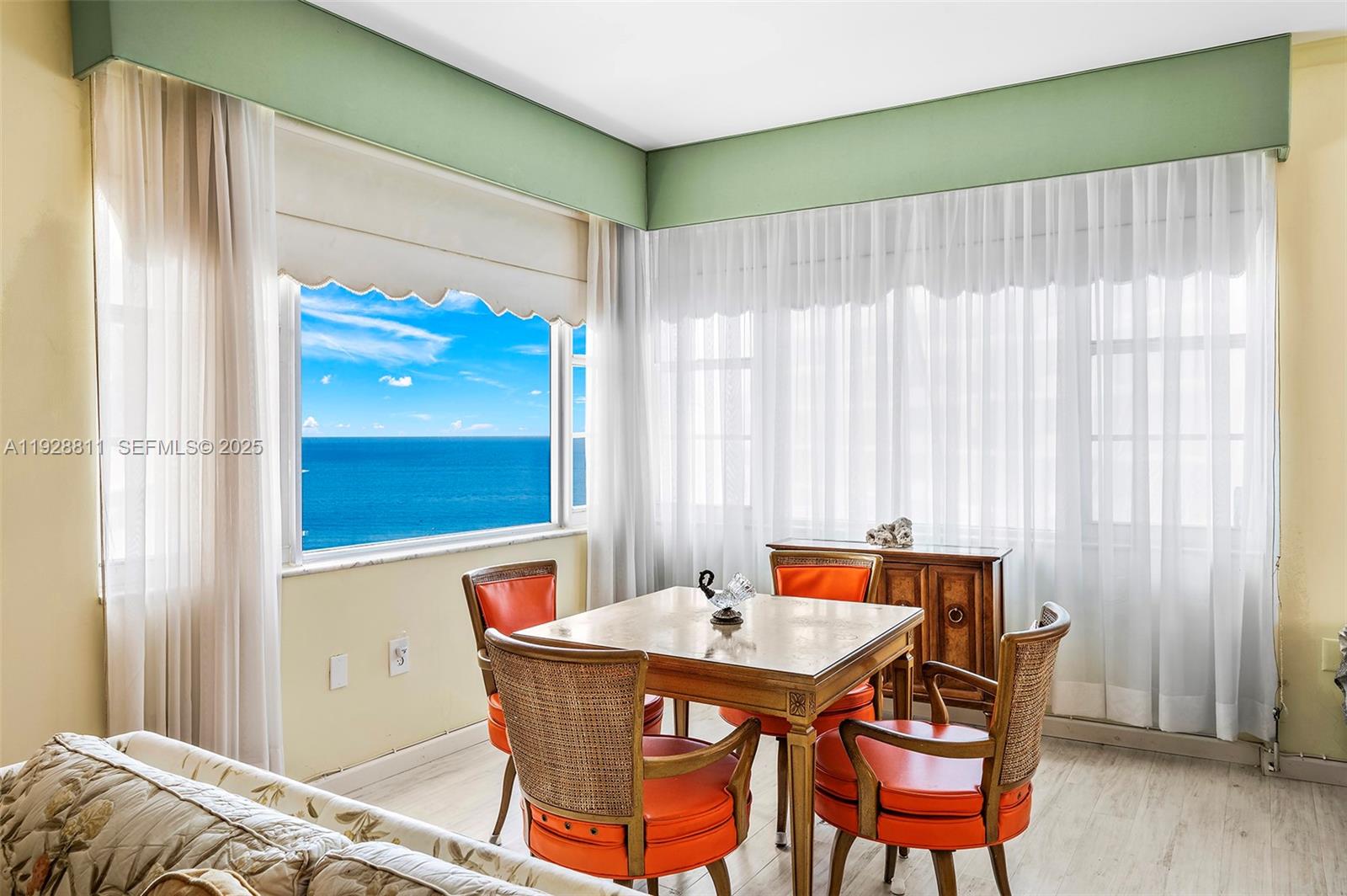 IMPERIAL HOUSE CONDO - Residential