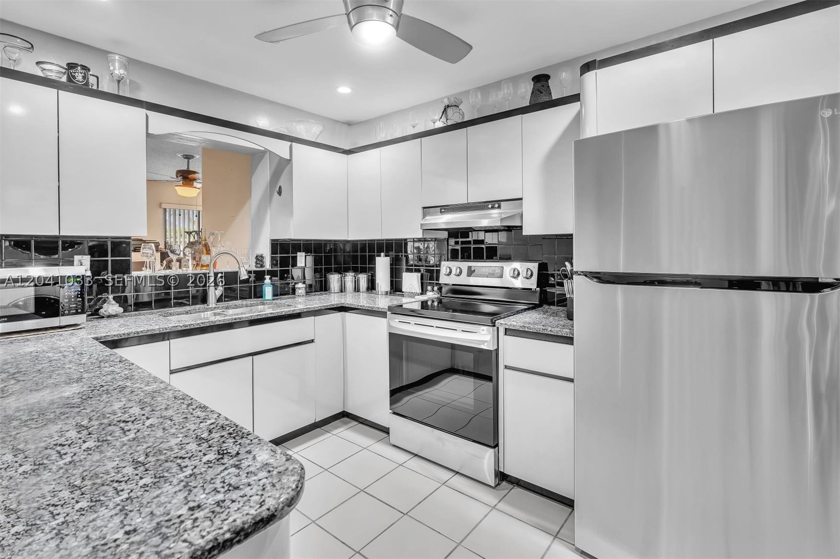 RICHMOND TOWNHOUSE - Residential