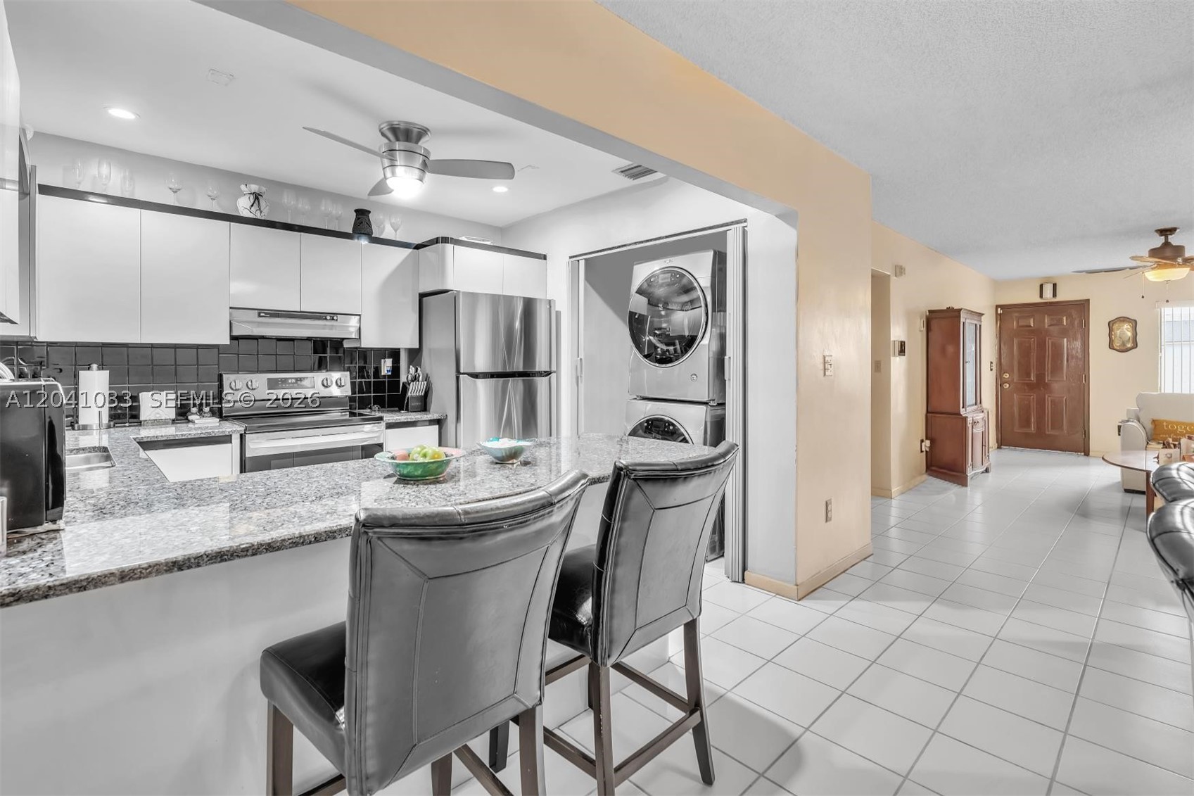RICHMOND TOWNHOUSE - Residential