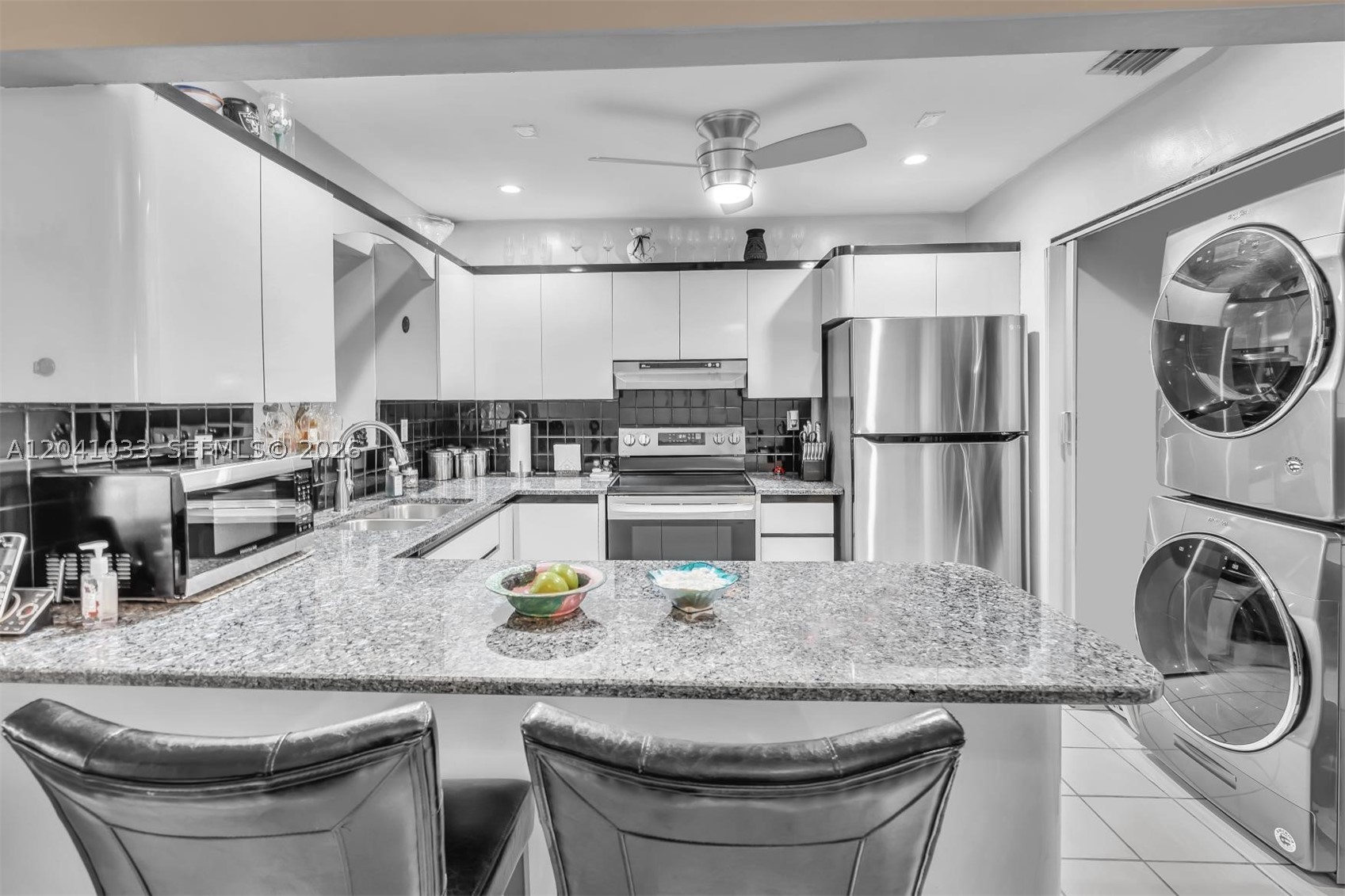 RICHMOND TOWNHOUSE - Residential