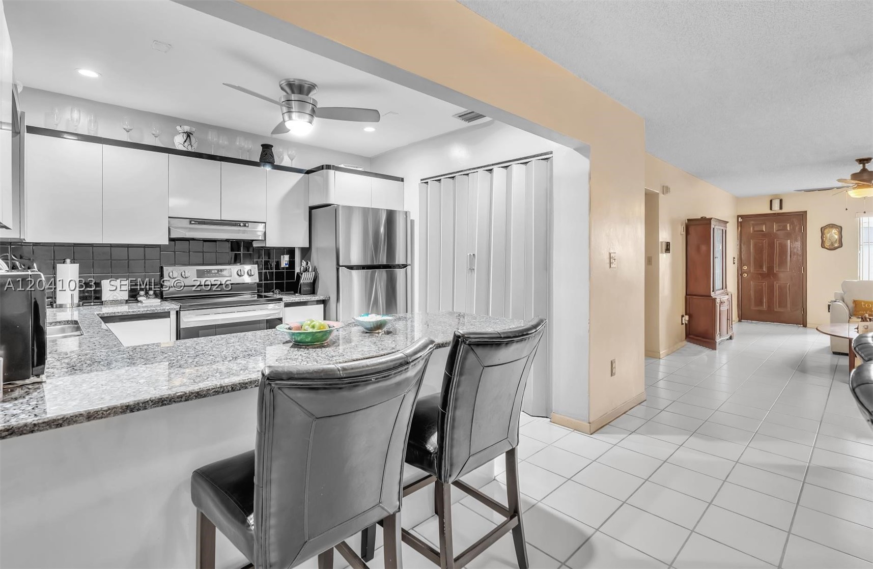 RICHMOND TOWNHOUSE - Residential