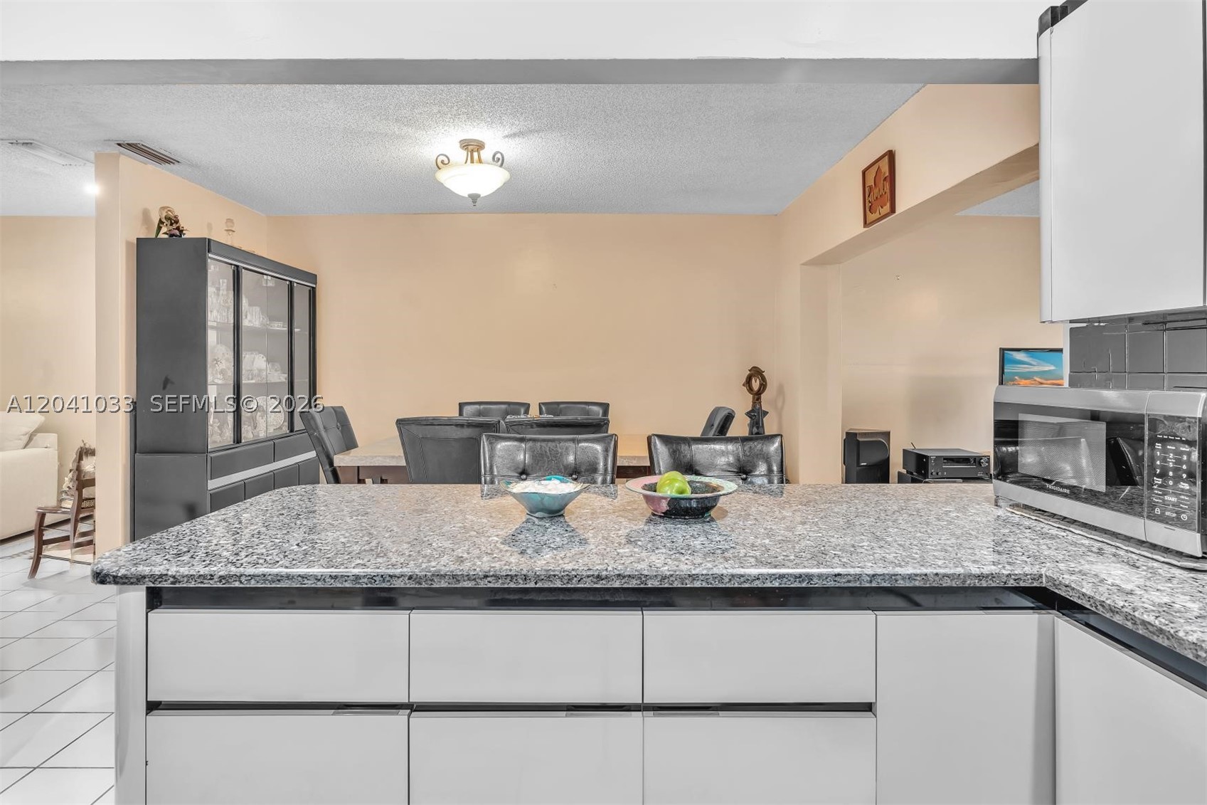 RICHMOND TOWNHOUSE - Residential