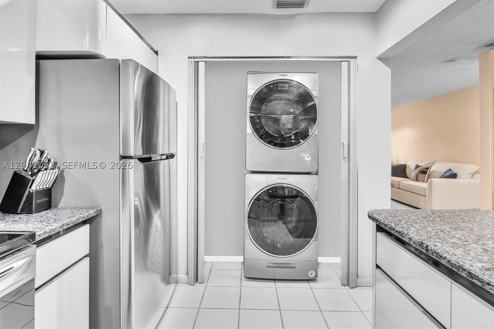 RICHMOND TOWNHOUSE - Residential