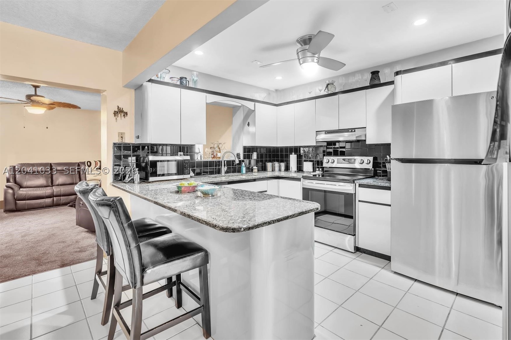 RICHMOND TOWNHOUSE - Residential