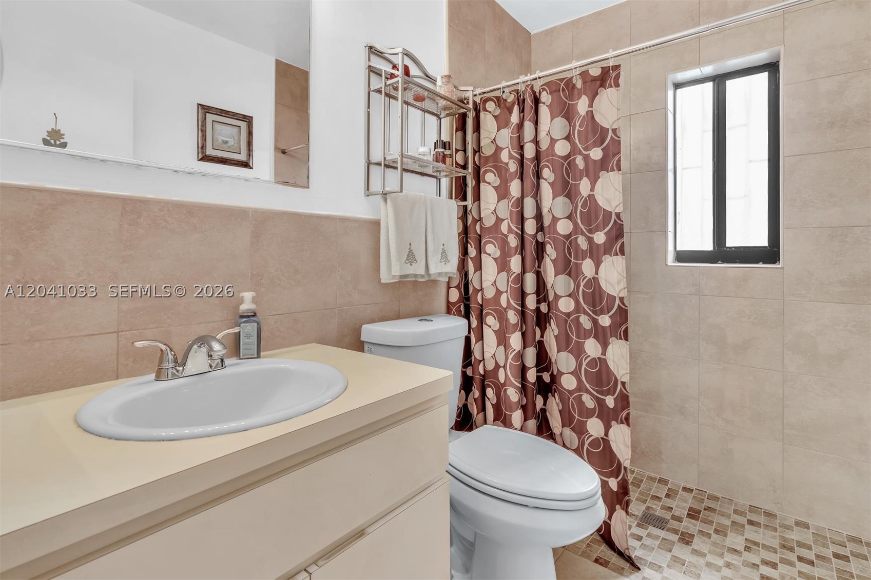 RICHMOND TOWNHOUSE - Residential