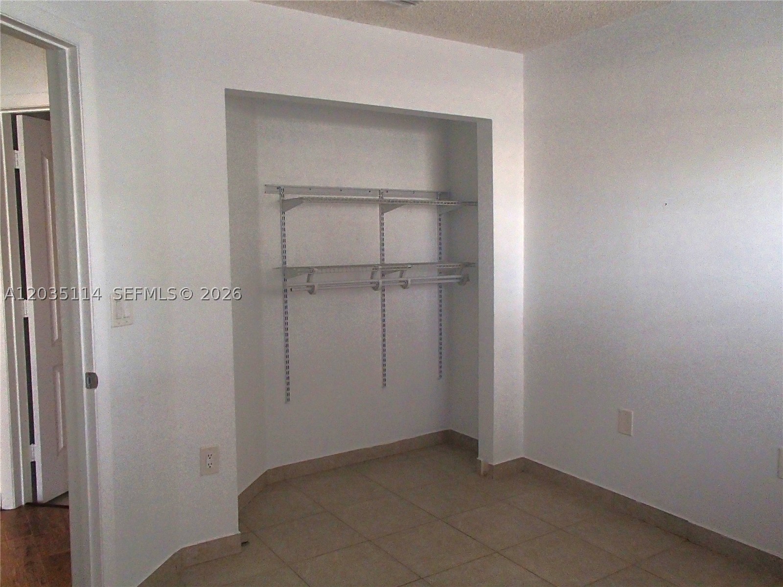 LAKES BY THE BAY SEC 8 - Residential Lease