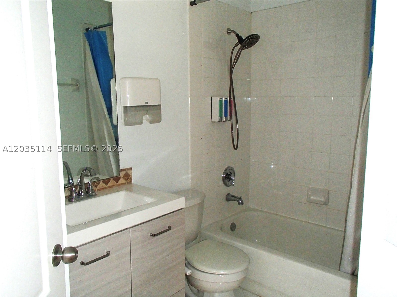LAKES BY THE BAY SEC 8 - Residential Lease