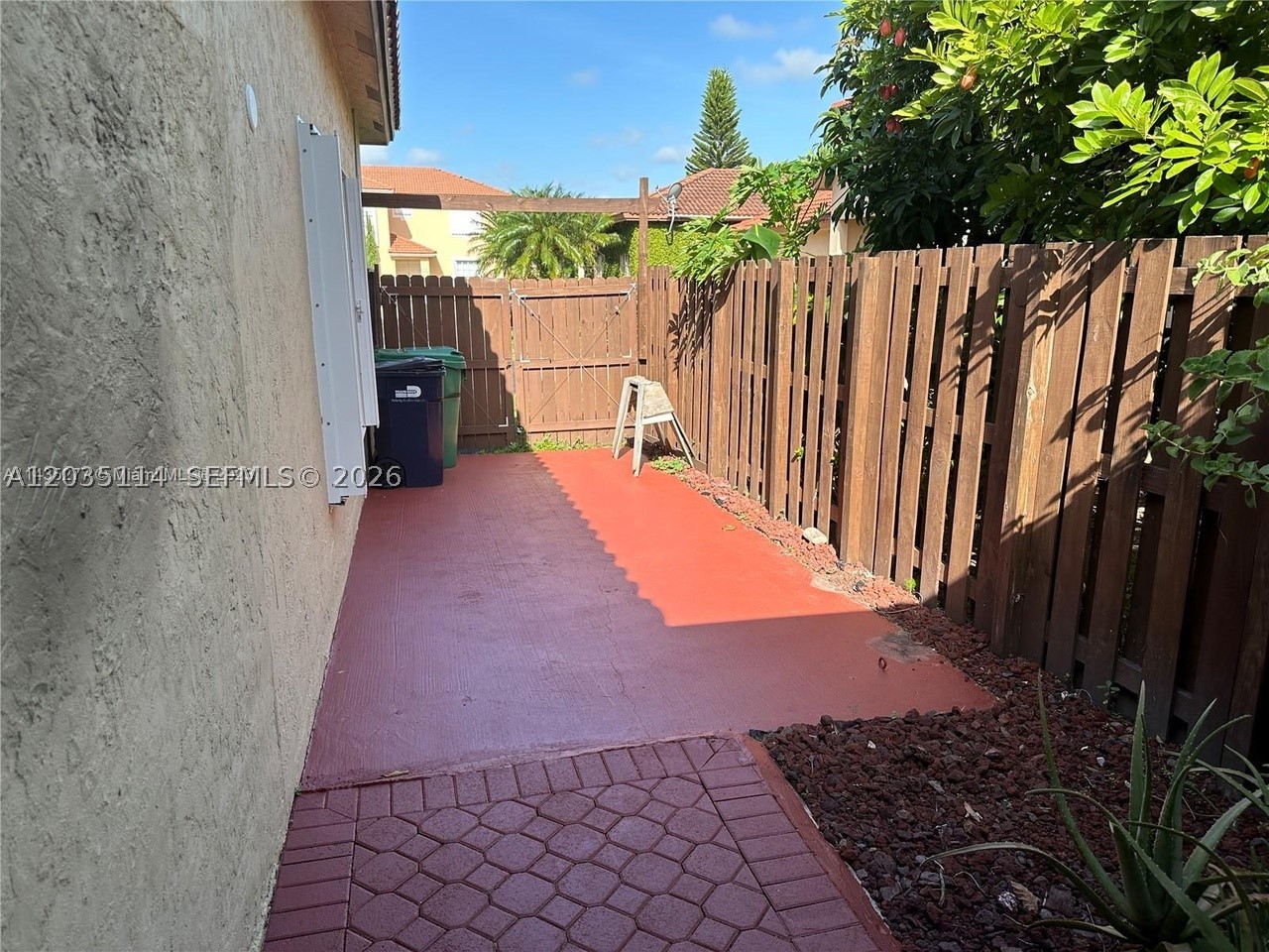LAKES BY THE BAY SEC 8 - Residential Lease