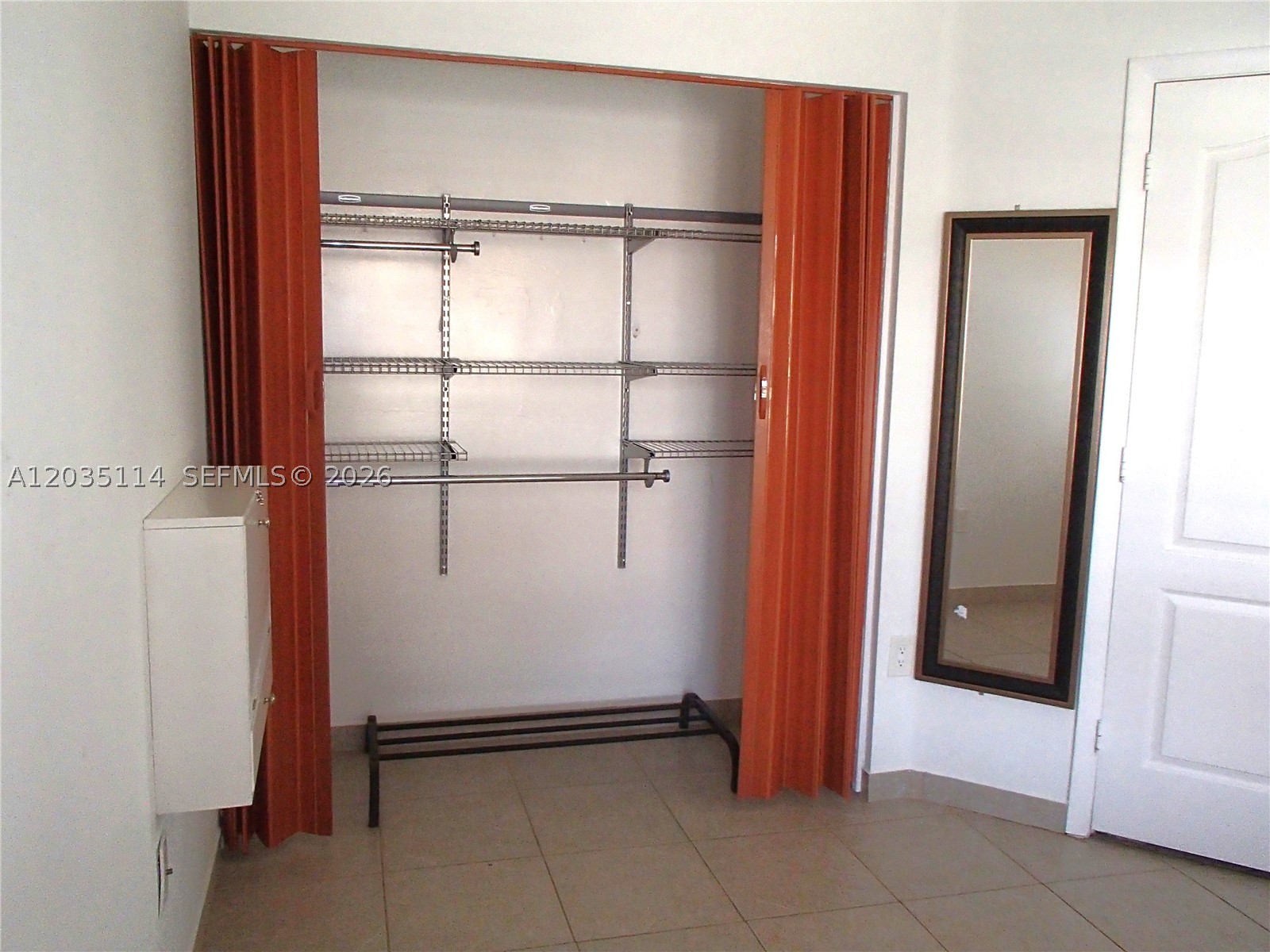 LAKES BY THE BAY SEC 8 - Residential Lease