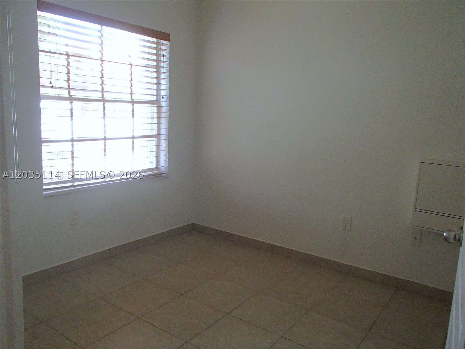 LAKES BY THE BAY SEC 8 - Residential Lease