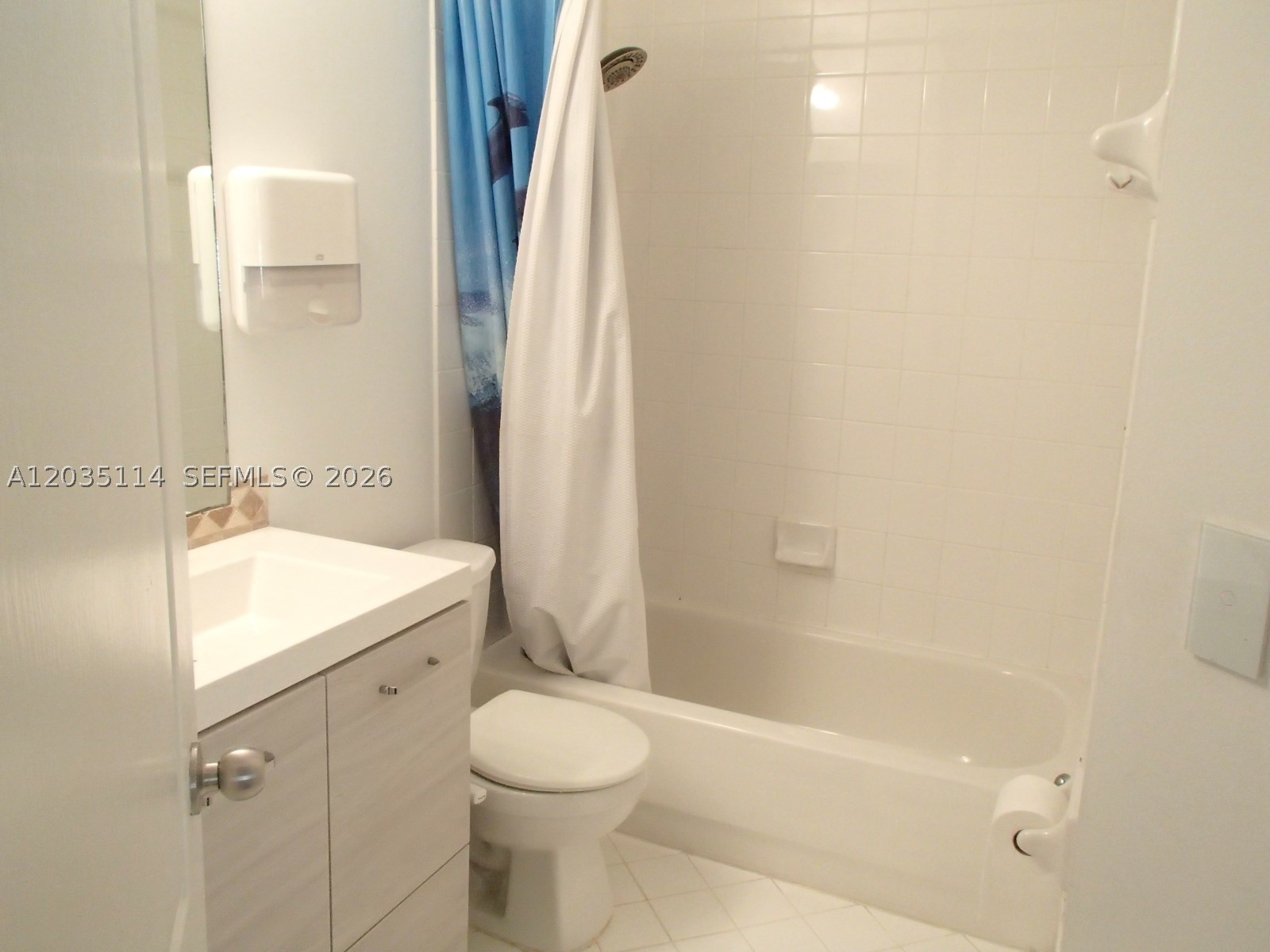 LAKES BY THE BAY SEC 8 - Residential Lease