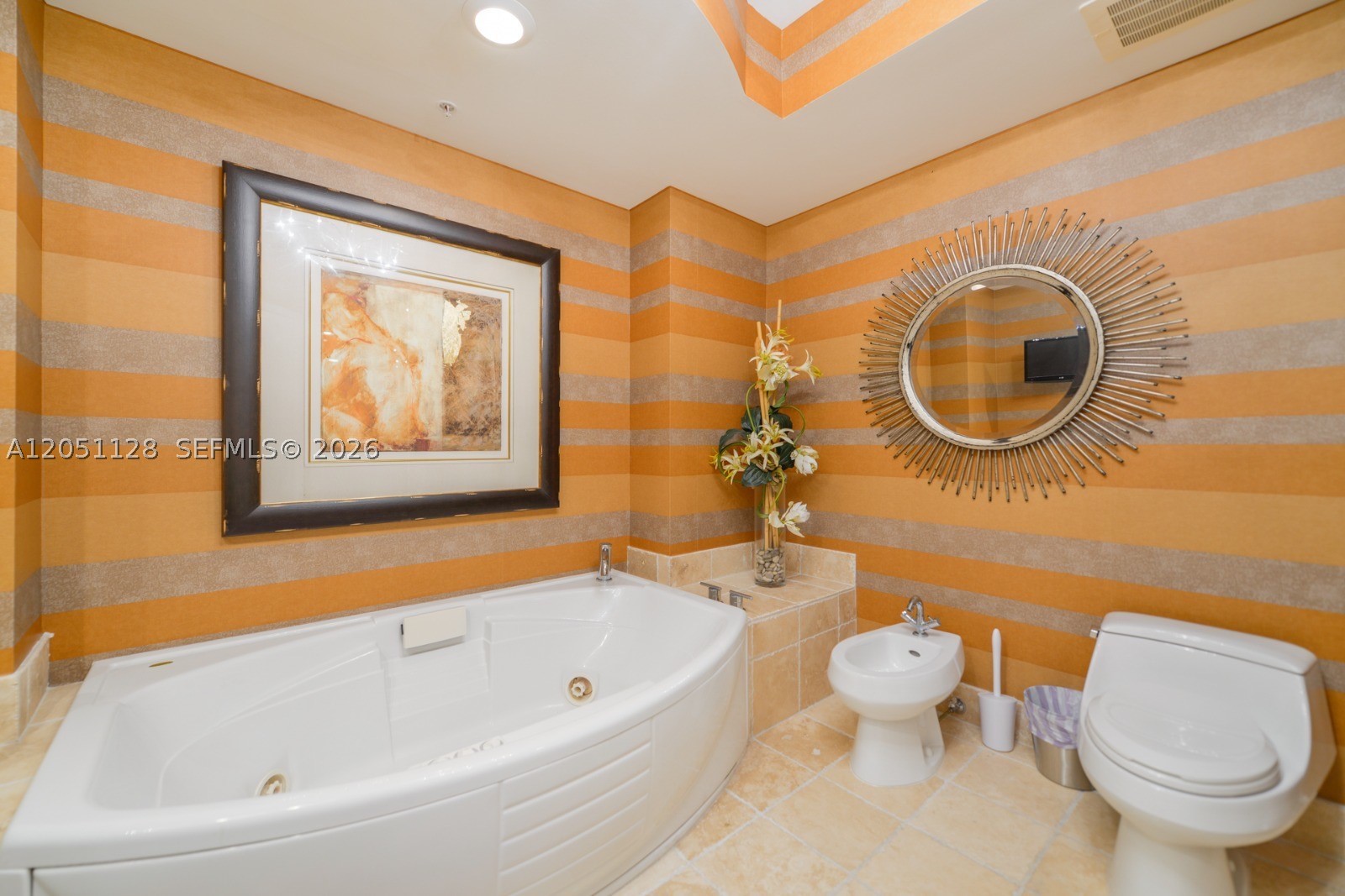 TRUMP ROYALE CONDO - Residential