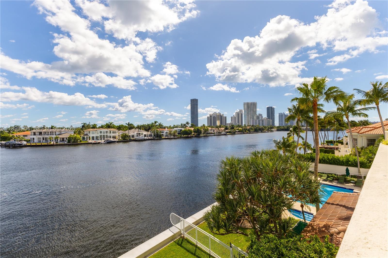 BELLA VISTA MID RISE NORT - Residential