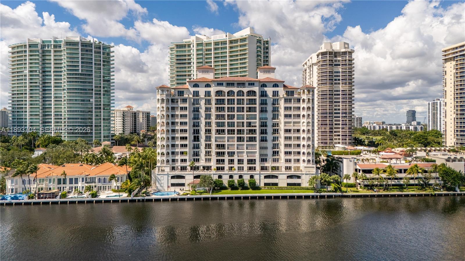 BELLA VISTA MID RISE NORT - Residential