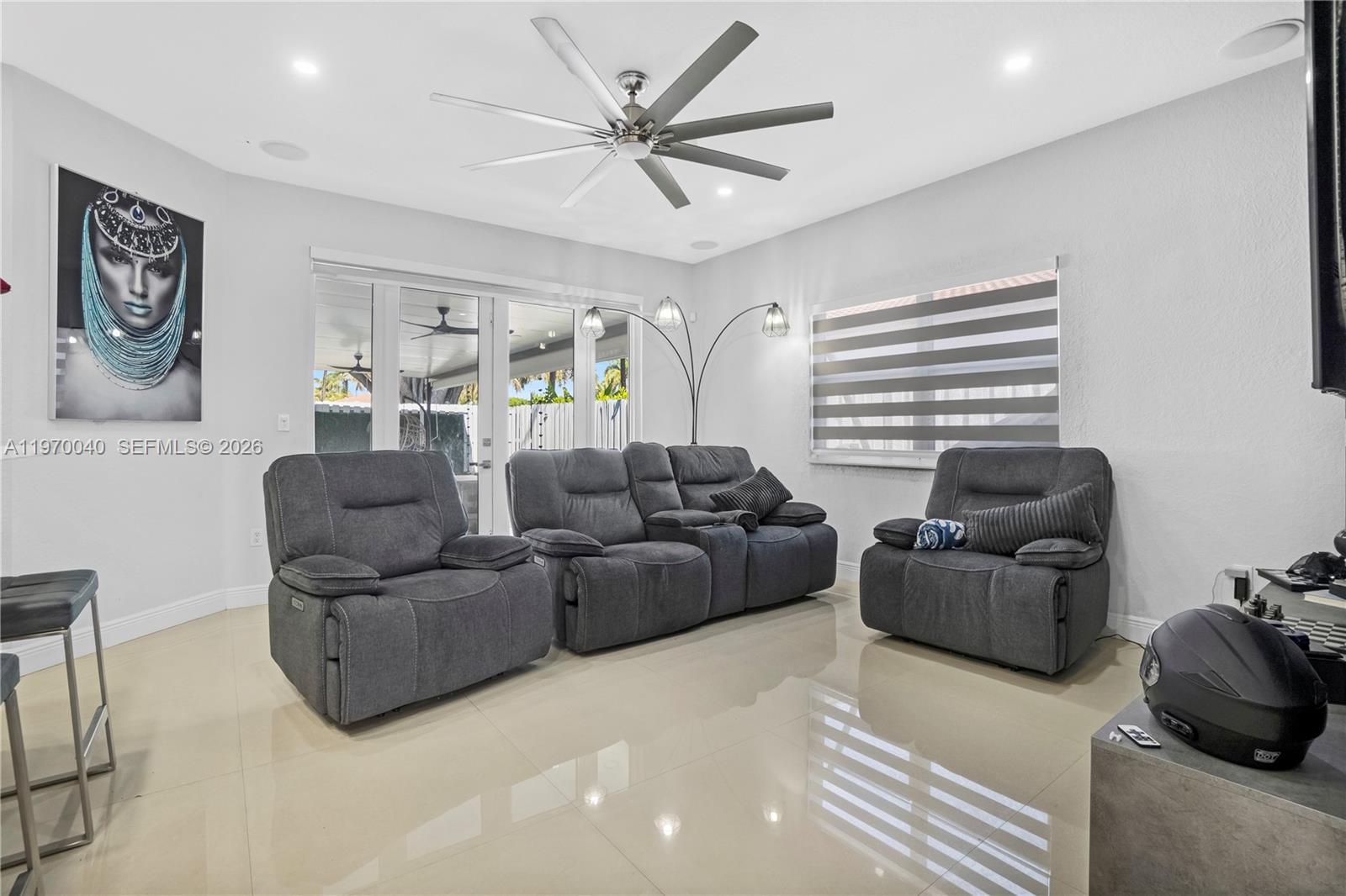 FLORIDIAN BAY ESTATES - Residential