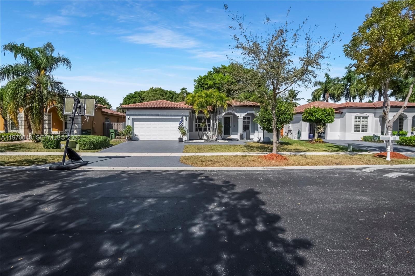 FLORIDIAN BAY ESTATES - Residential